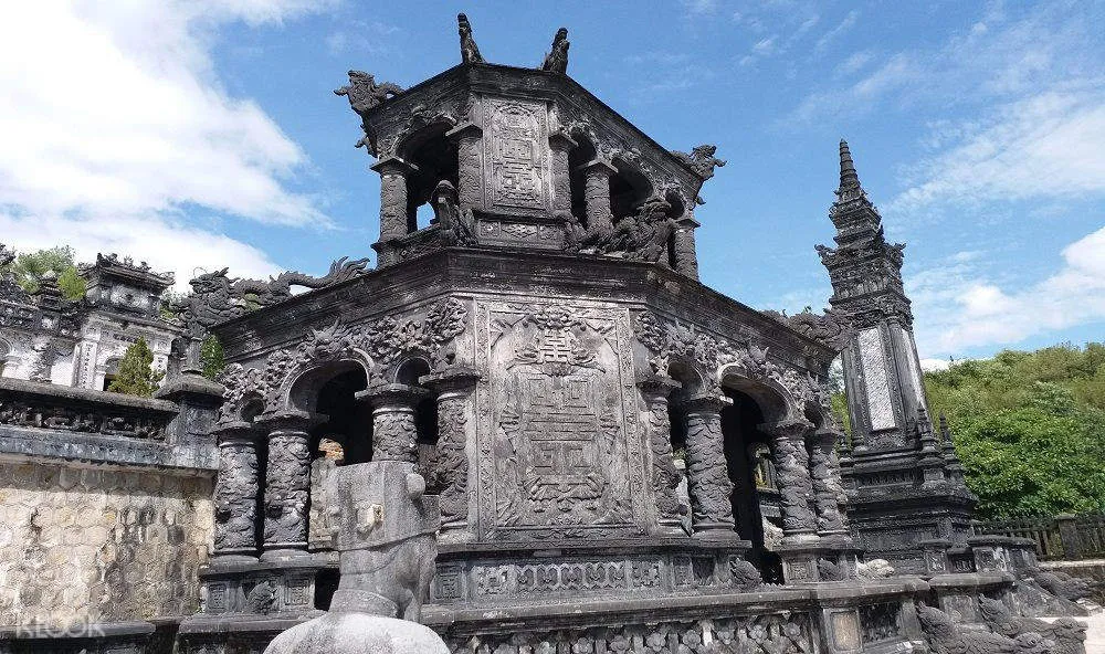 Vé Lăng Vua Khải Định tại Quần Thể Di Tích Cố Đô Huế 2